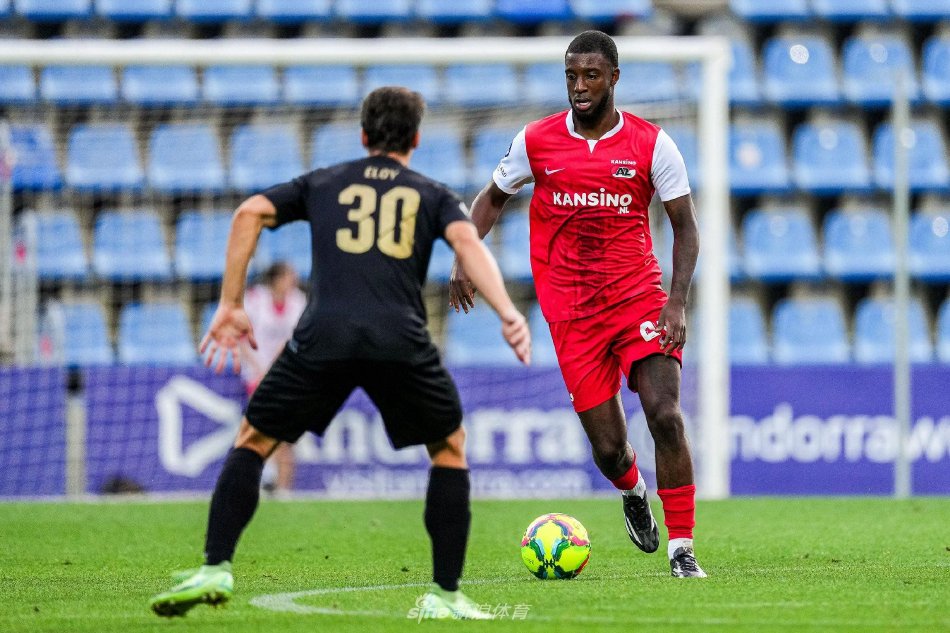 犯规地点是 犯规地点是