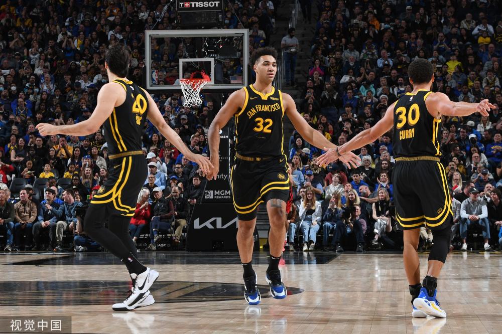 他则用持球 他则用持球