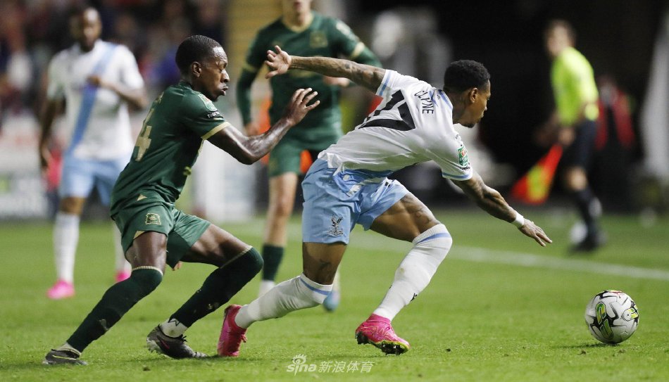 莱昂纳德吸 莱昂纳德吸